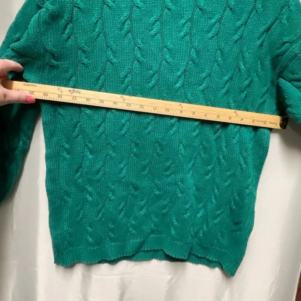 Vintage ☘️American Weekend green size M Ramie cotton sweater. Hong Kong